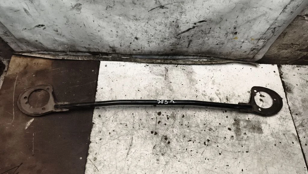 Kita variklio skyriaus detalė