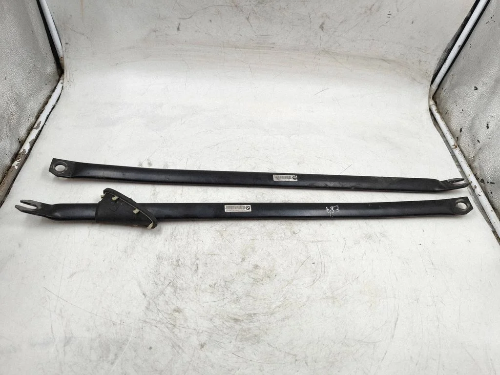 Kita variklio skyriaus detalė
