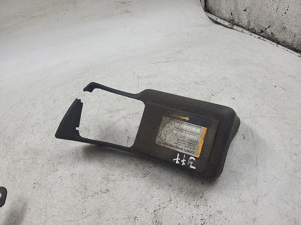 Kita variklio skyriaus detalė