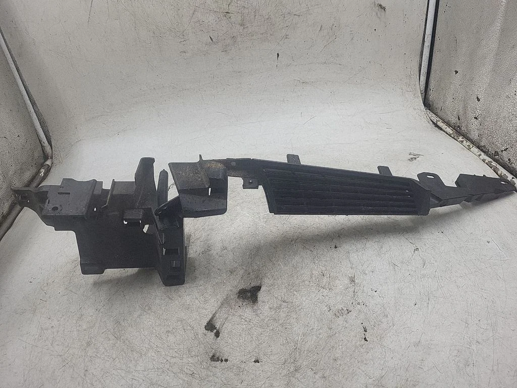 Cita salona detaļa – BMW 3. sērija E90 E91 (2005-2012)