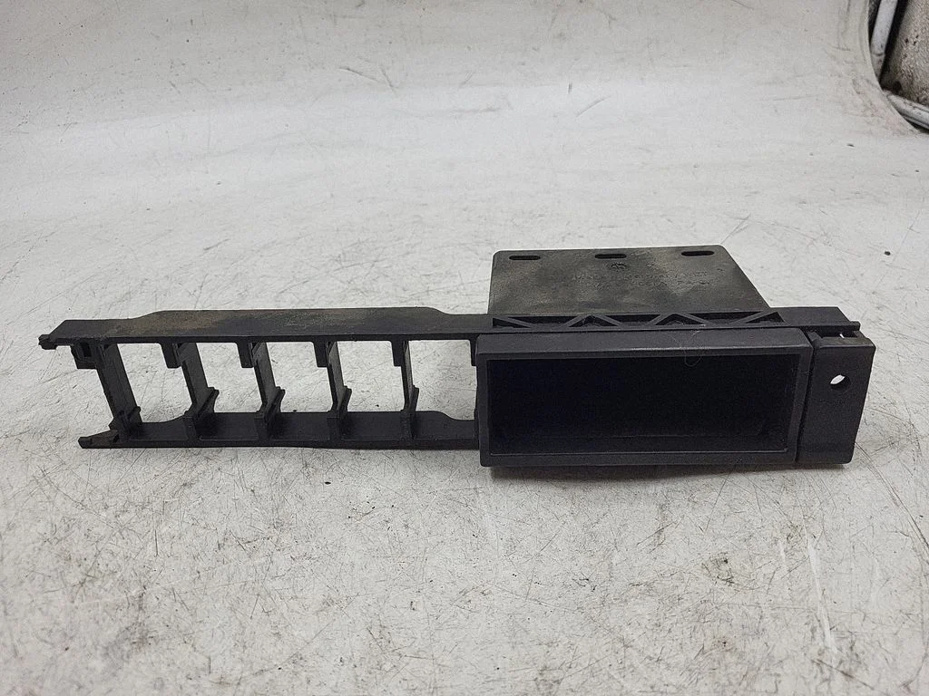 Cita salona detaļa 4A0941561