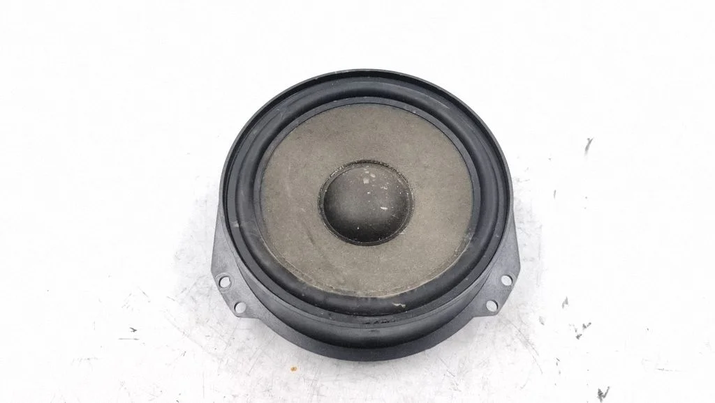 Skaļrunis (-ņi) priekšējās durvīs 9175188