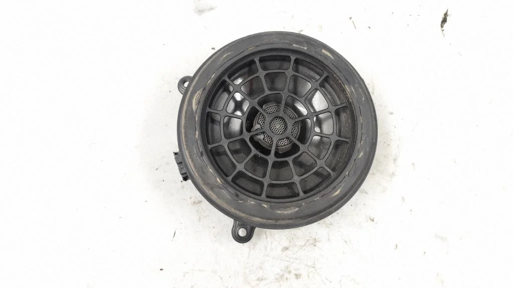 Skaļrunis (-ņi) priekšējās durvīs 2752507868