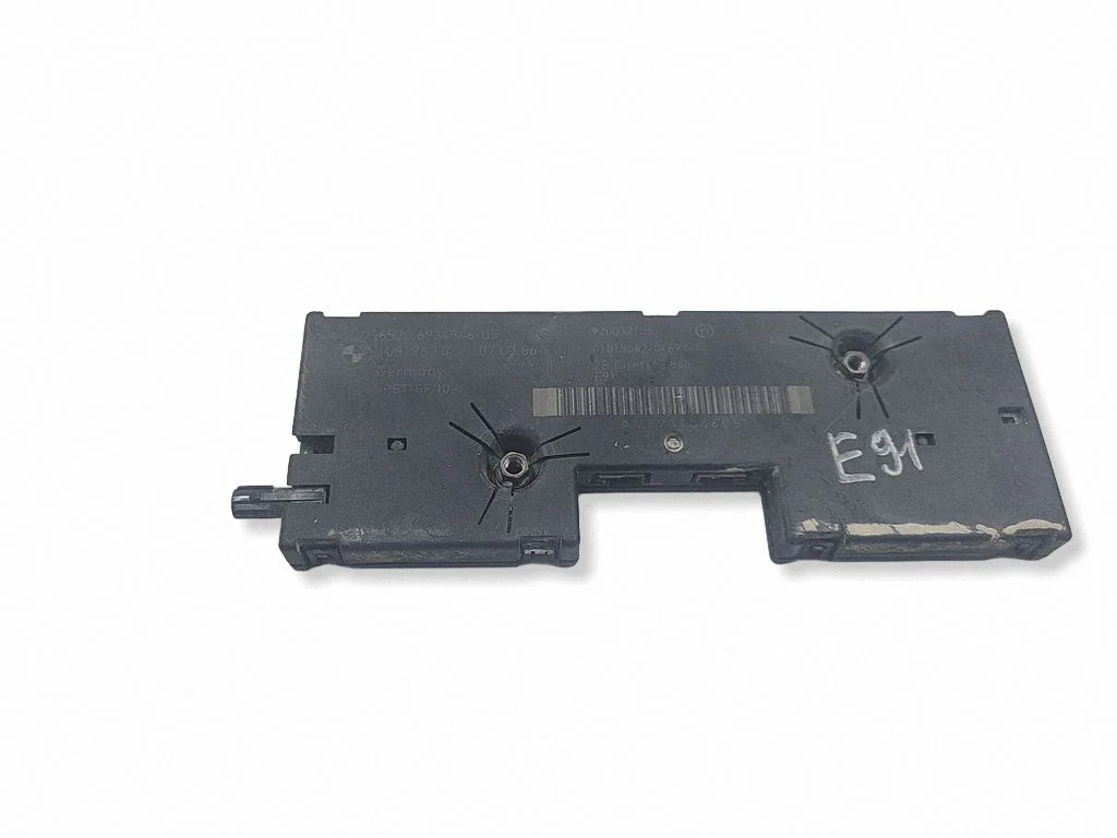 Aerial antenna amplifier – BMW 3 Series E90 E91 (2005-2012)