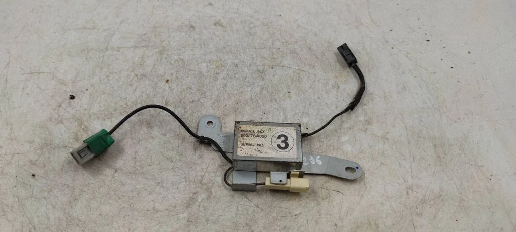 Aerial antenna amplifier – Subaru Forester SG (2006-2008)