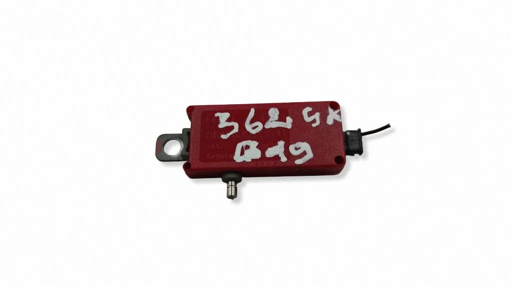 Antenas pastiprinātājs 8D9035225B