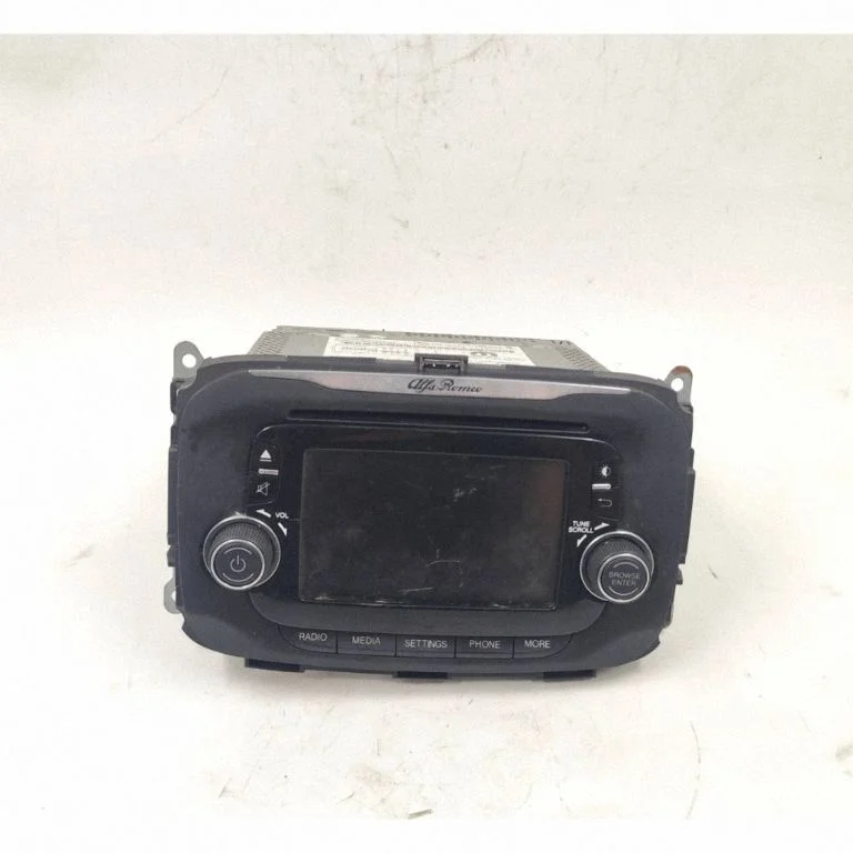 Radio, odtwarzacz CD/DVD, nawigacja 01561046470