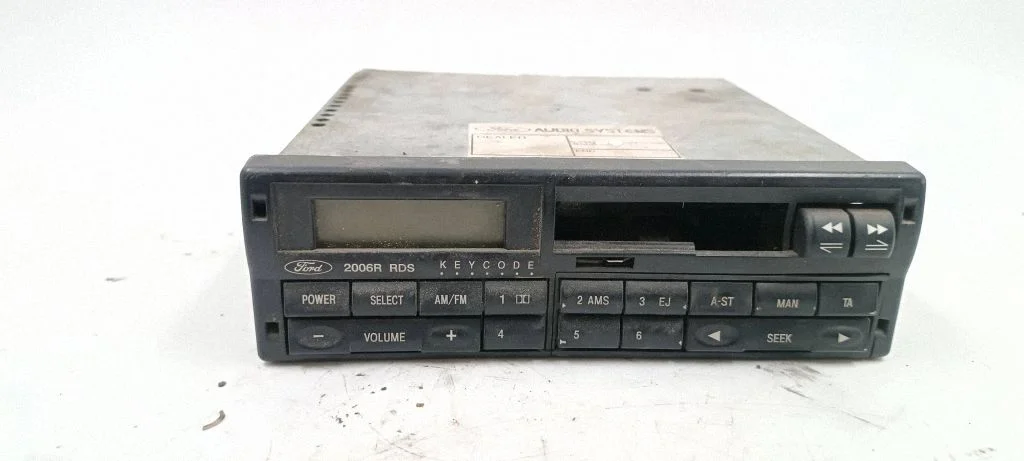 Radio/CD/DVD/GPS head unit 95VW18K876JD