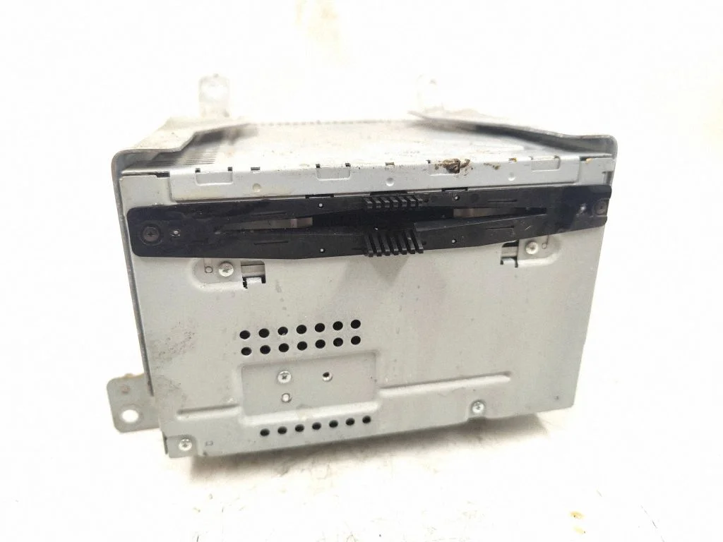 Radio/CD/DVD/GPS head unit BG1T-19C157-AB – Ford Taurus (2010-2013)