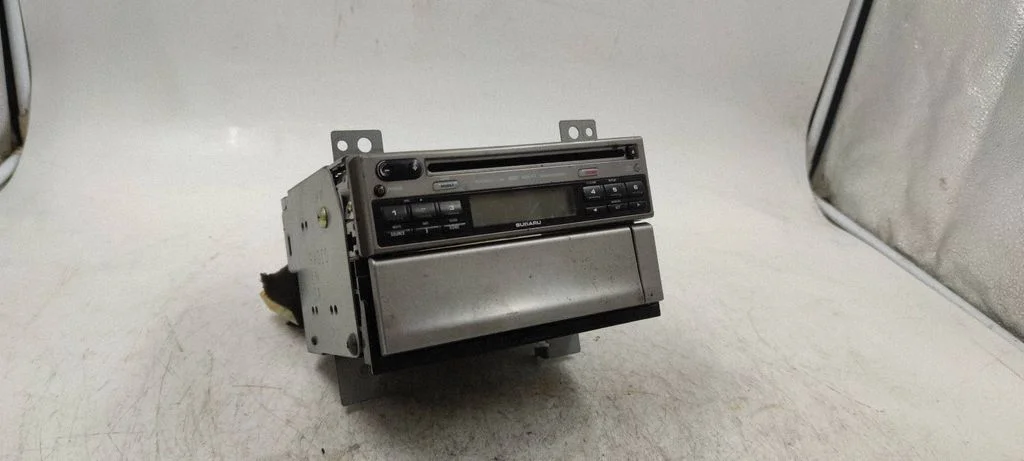 Radio/CD/DVD/GPS head unit vd643c32008087