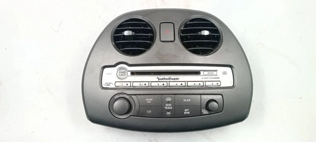 Radio/CD/DVD/GPS head unit 8701A194ZZ