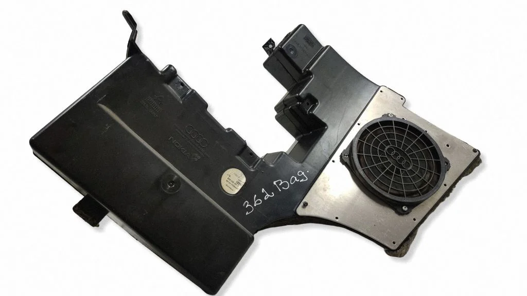 Subwoofer speaker – Audi A4 S4 B5 8D (1999-2000)