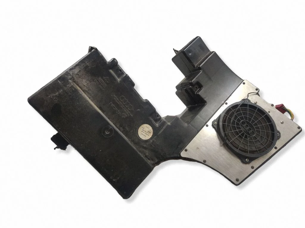 Subwoofer speaker 8D9035381C