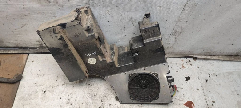 Subwoofer 8d9035381