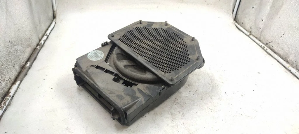 Subwoofer 046876L9