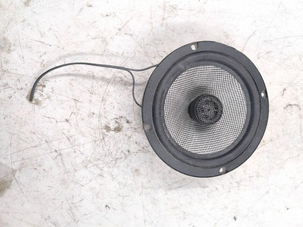 Zemfrekvences skaļrunis