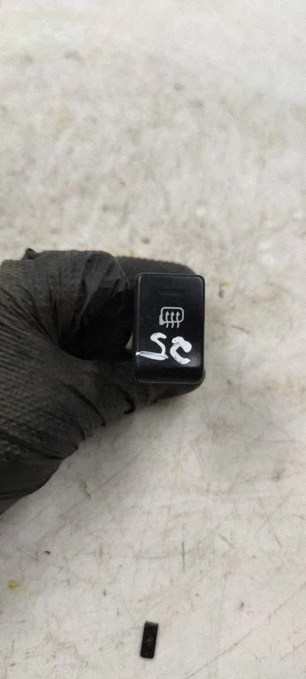 Stiklo šildymo elektra jungtukas
