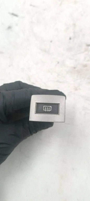 Stiklo šildymo elektra jungtukas