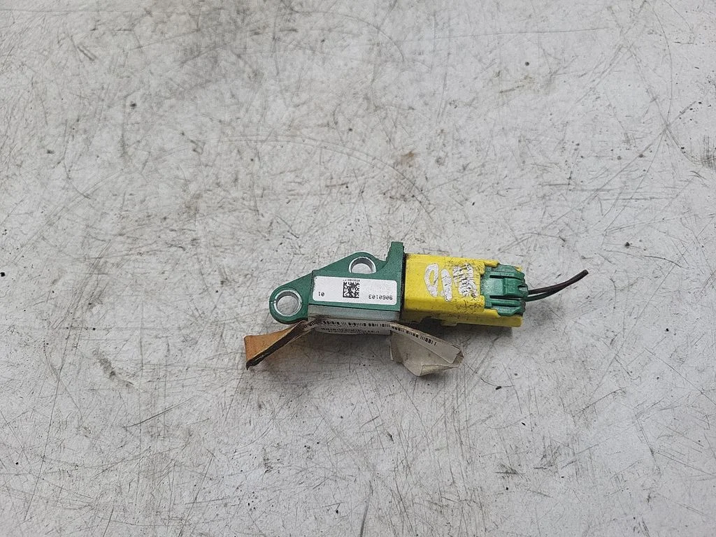 Drošības spilvenu trieciena sensors 331324