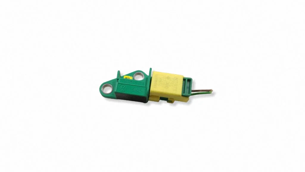 Drošības spilvenu trieciena sensors 8K0973323S