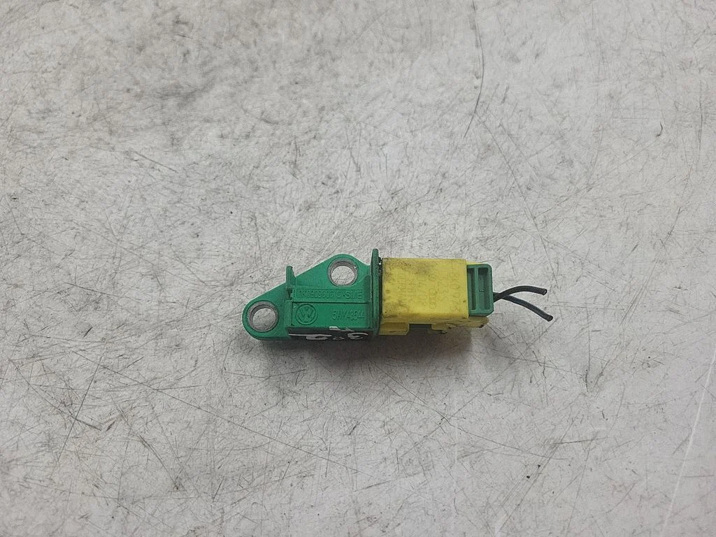 Airbag deployment crash/impact sensor – Audi A4 Allroad B8 (2008-2016)