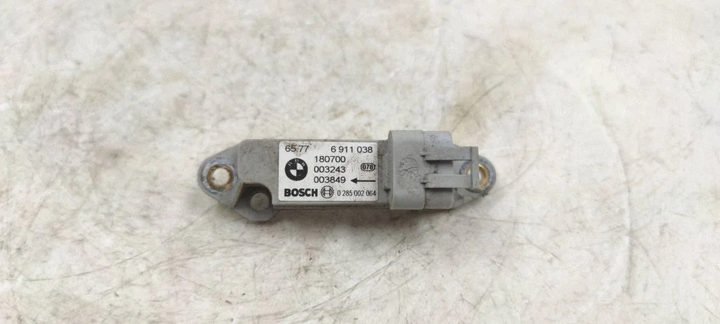 Airbag deployment crash/impact sensor 6911038