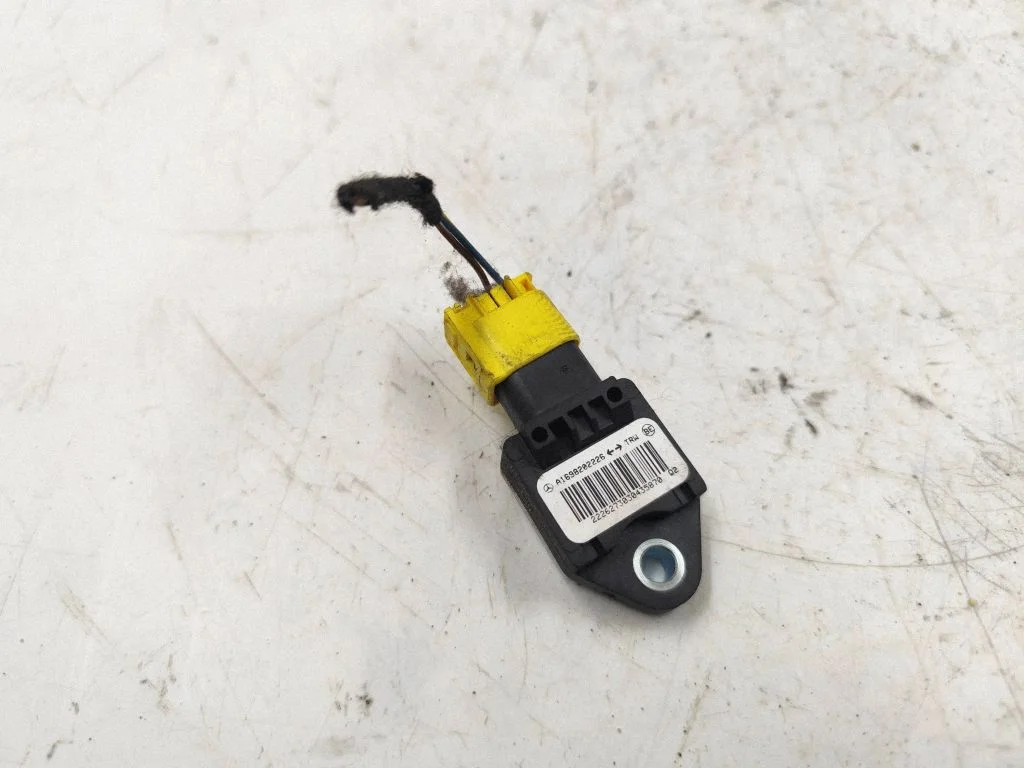 Drošības spilvenu trieciena sensors A1698202226