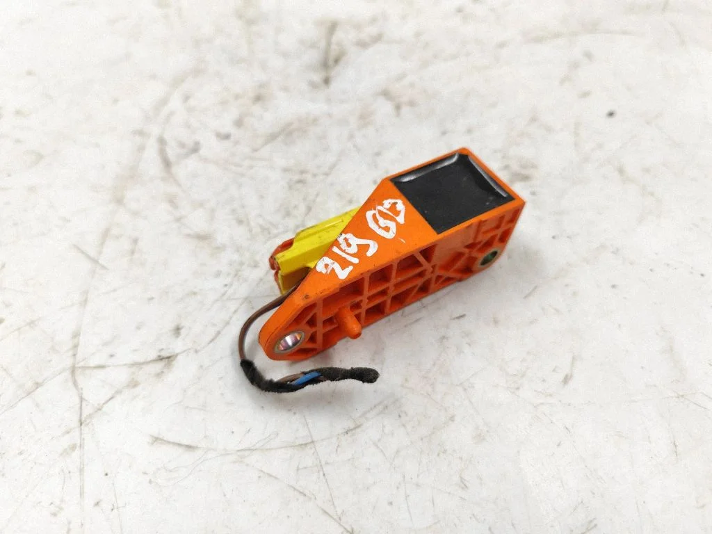 Drošības spilvenu trieciena sensors 1T0909606
