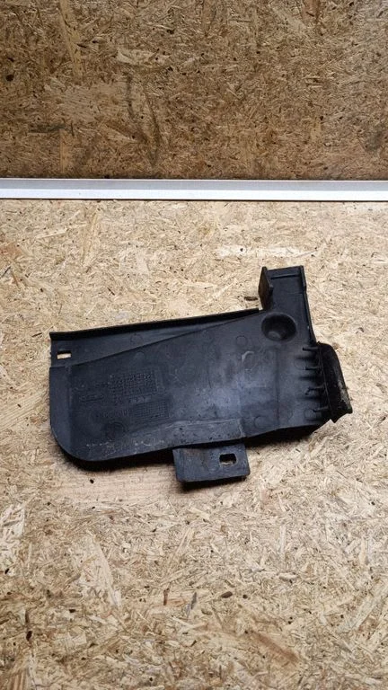 Kita variklio skyriaus detalė