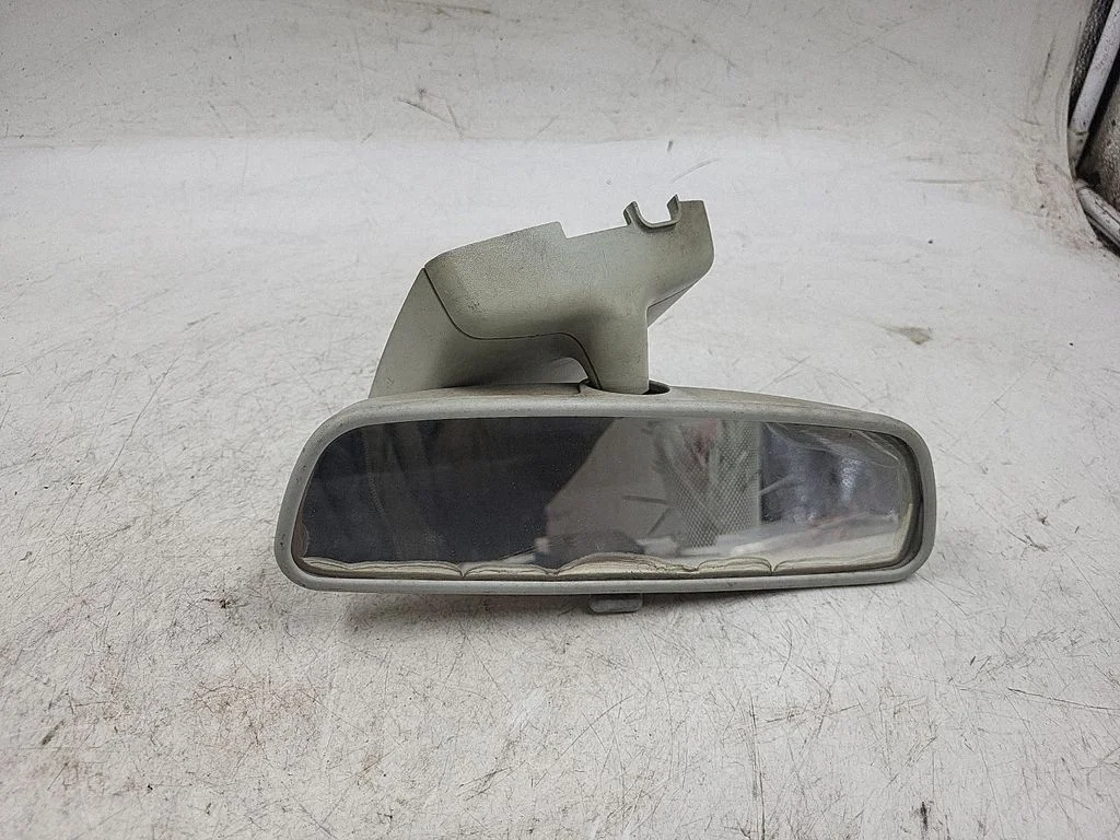 Rear view mirror (interior)