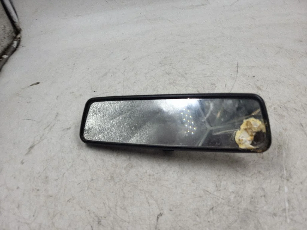 Rear view mirror (interior)