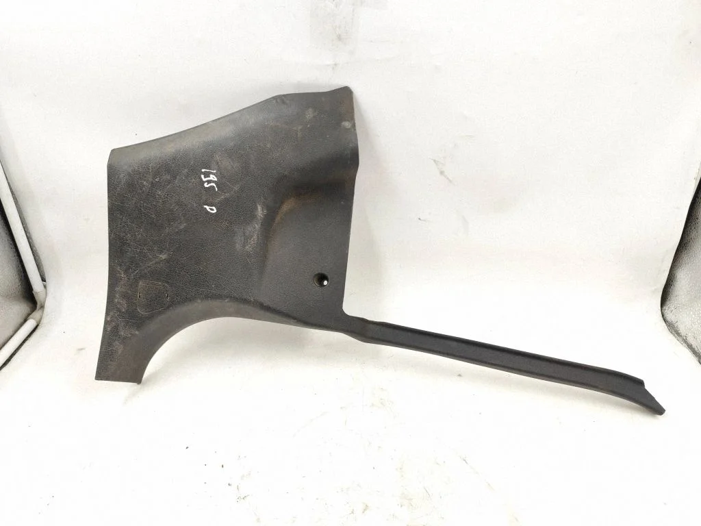 Muu läviste/piilarite katte osa – Audi A6 Allroad C5 (1999-2005)