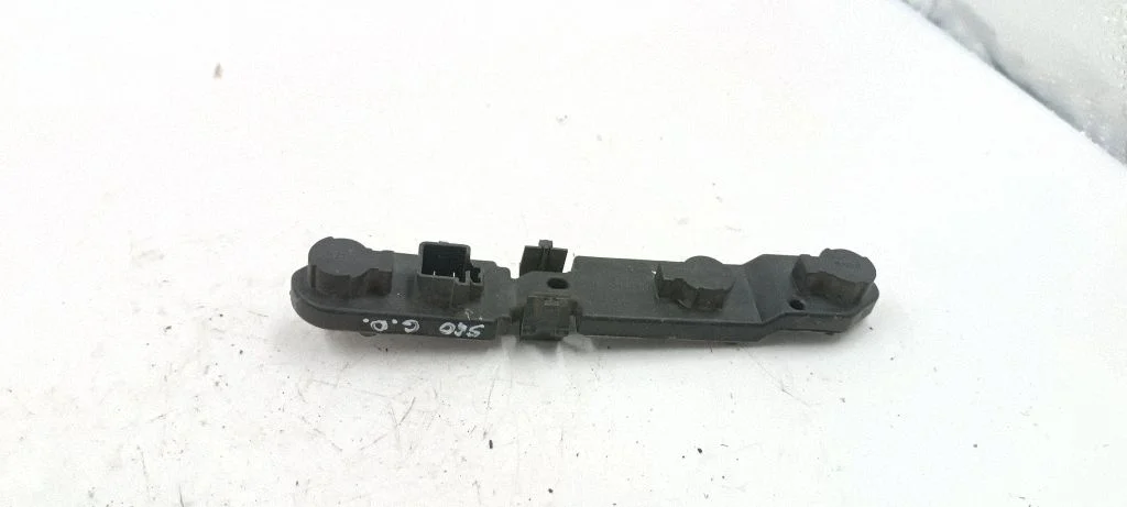 Tail light bulb cover holder – Volvo S60 (2001-2004)