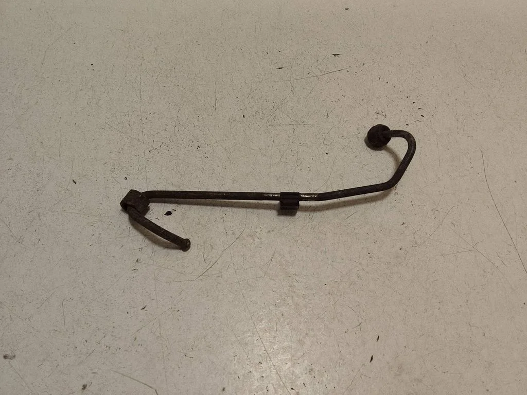 Fuel injector supply line/pipe