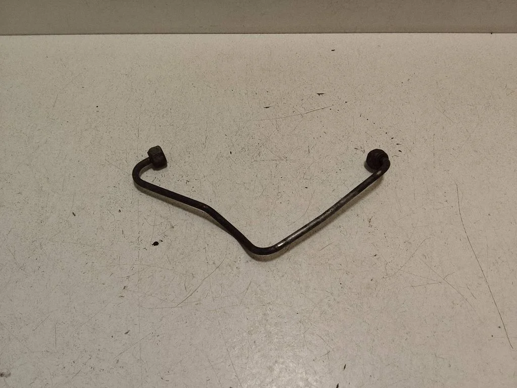 Fuel injector supply line/pipe