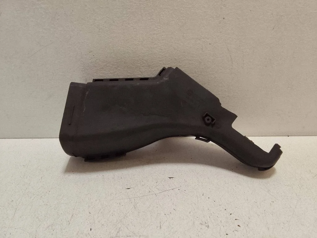 Air intake duct part – Volkswagen Passat B5.5 (2001-2005)