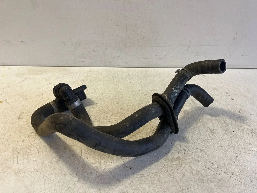 Engine coolant pipe/hose – Volkswagen Passat B5.5 (2001-2005)