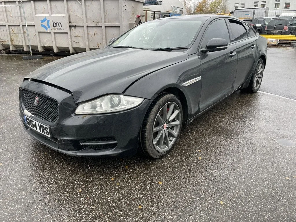 Jaguar XJ