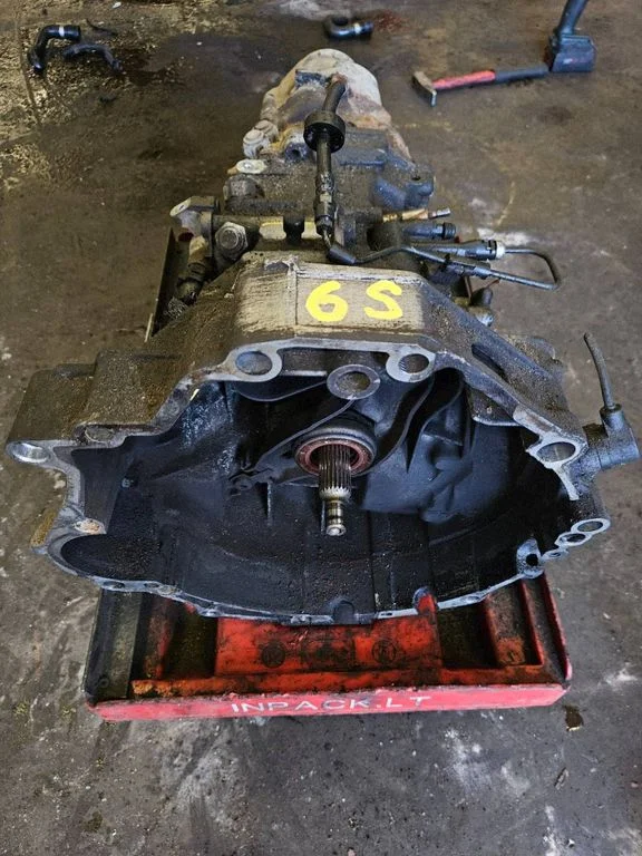 Mechaninė 6 pavarų dėžė