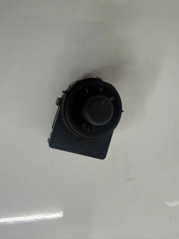 Wing mirror switch – Opel Insignia A (2008-2017)