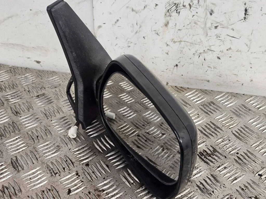 Front door electric wing mirror E4022153