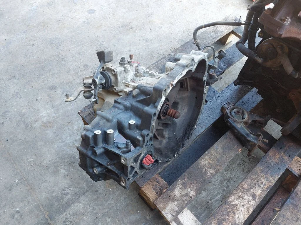 Mechaninė 5 pavarų dėžė