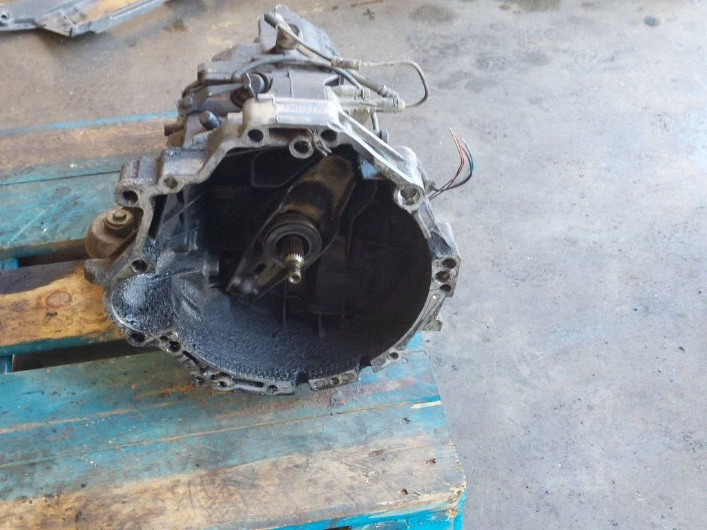 Mechaninė 5 pavarų dėžė