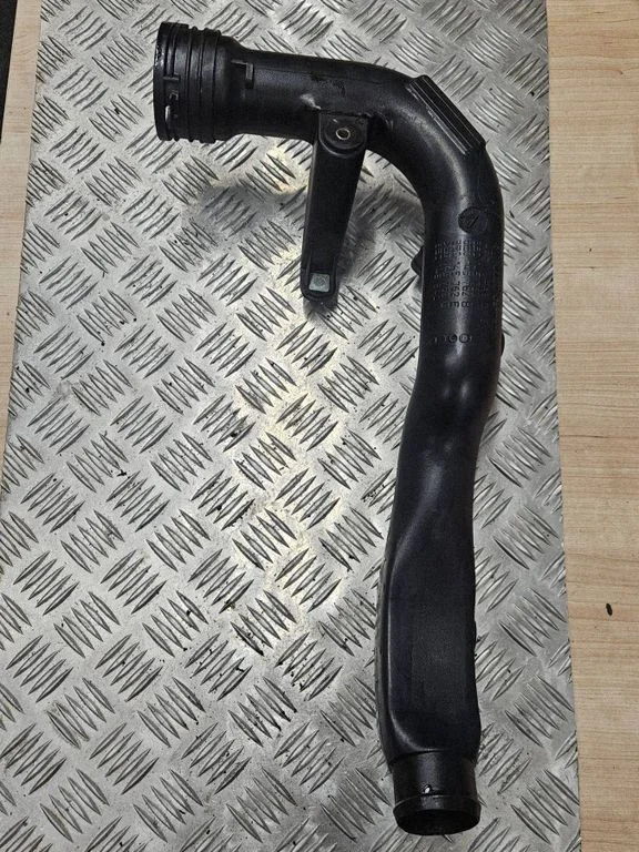 Wąż / rura intercoolera 3B0145762B