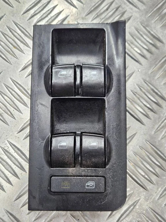 Elektrisko logu slēdzis 4B0959851B