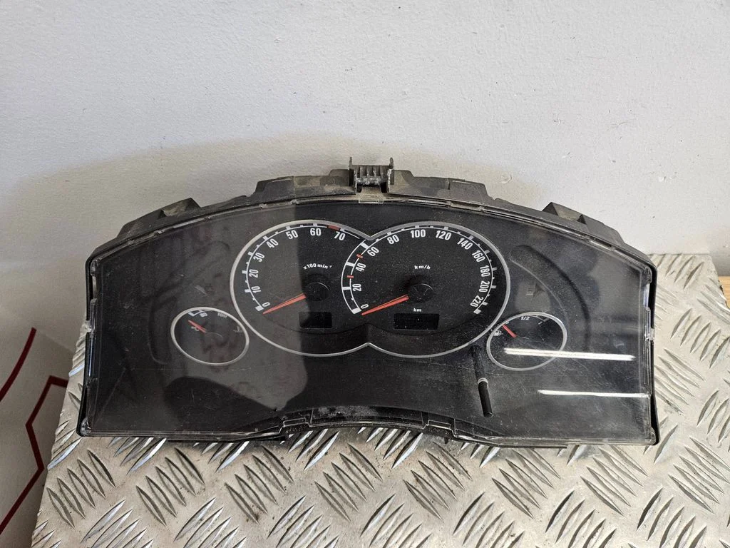 Speedometer (instrument cluster) 13214775LT