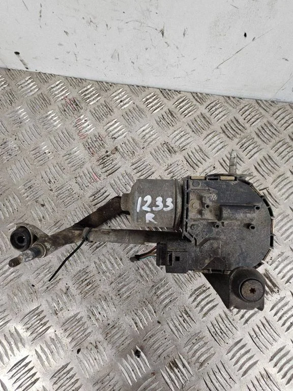 Front wiper linkage and motor 0390241786