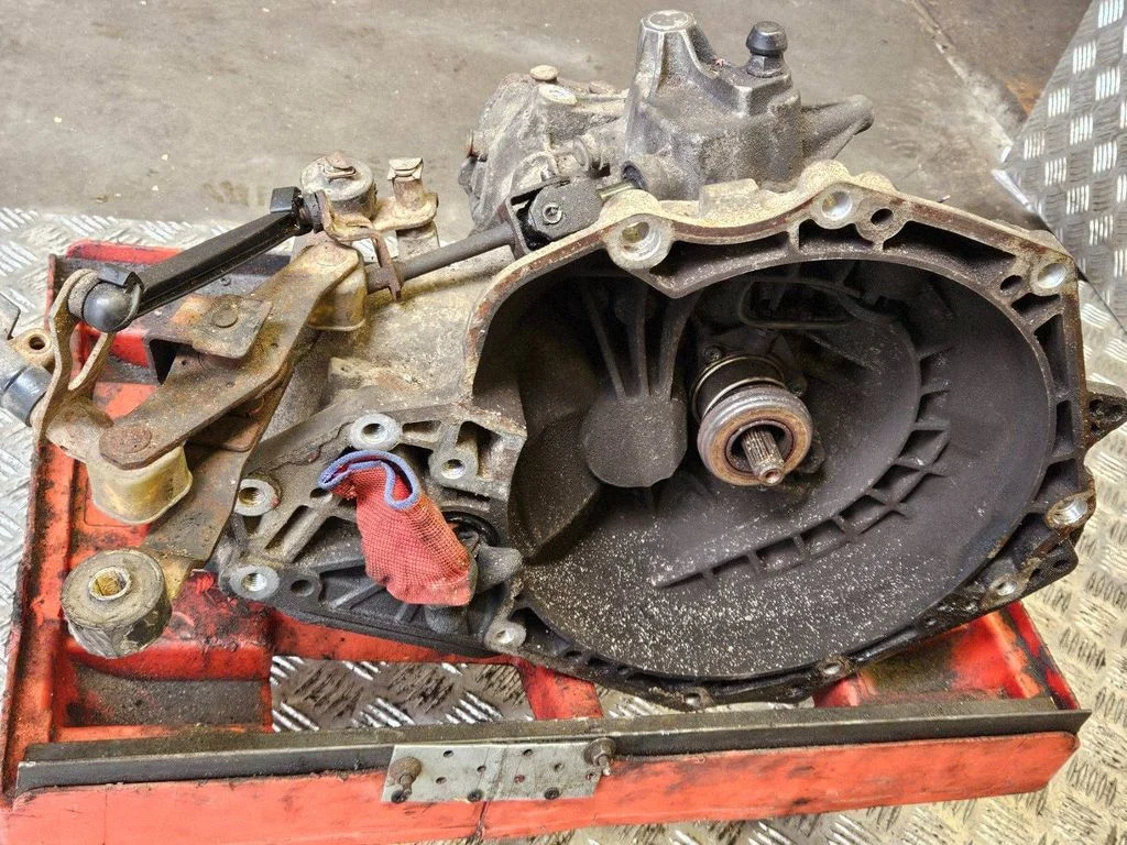 Mechaninė 5 pavarų dėžė