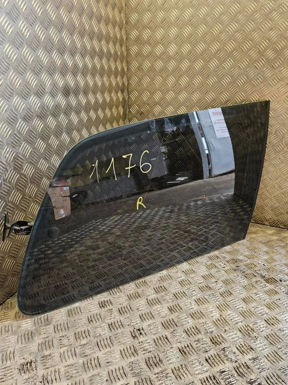 Galinis šoninis kėbulo stiklas