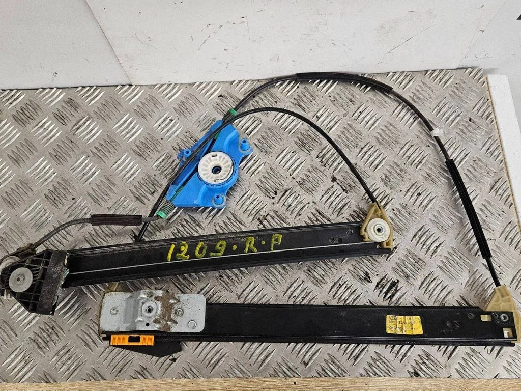 Priekinio el. lango pakėlimo mechanizmo komplektas